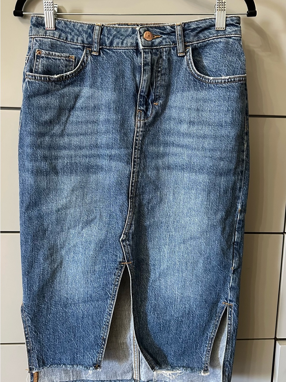 Zara‎ 1975 Denim Midi Length Pencil Skirt with Front Slits Size Medium